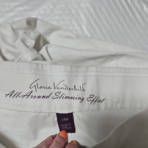 White Capri Pants By Gloria Vandwrbilt. Size 24w. - Picture 5 of 5